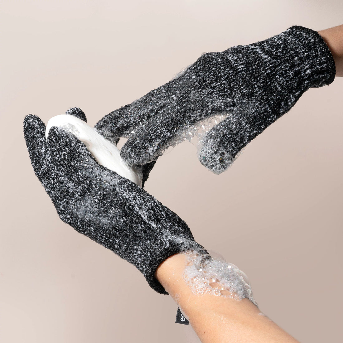 Eco Tools Charcoal Infused Exfoliating Gloves