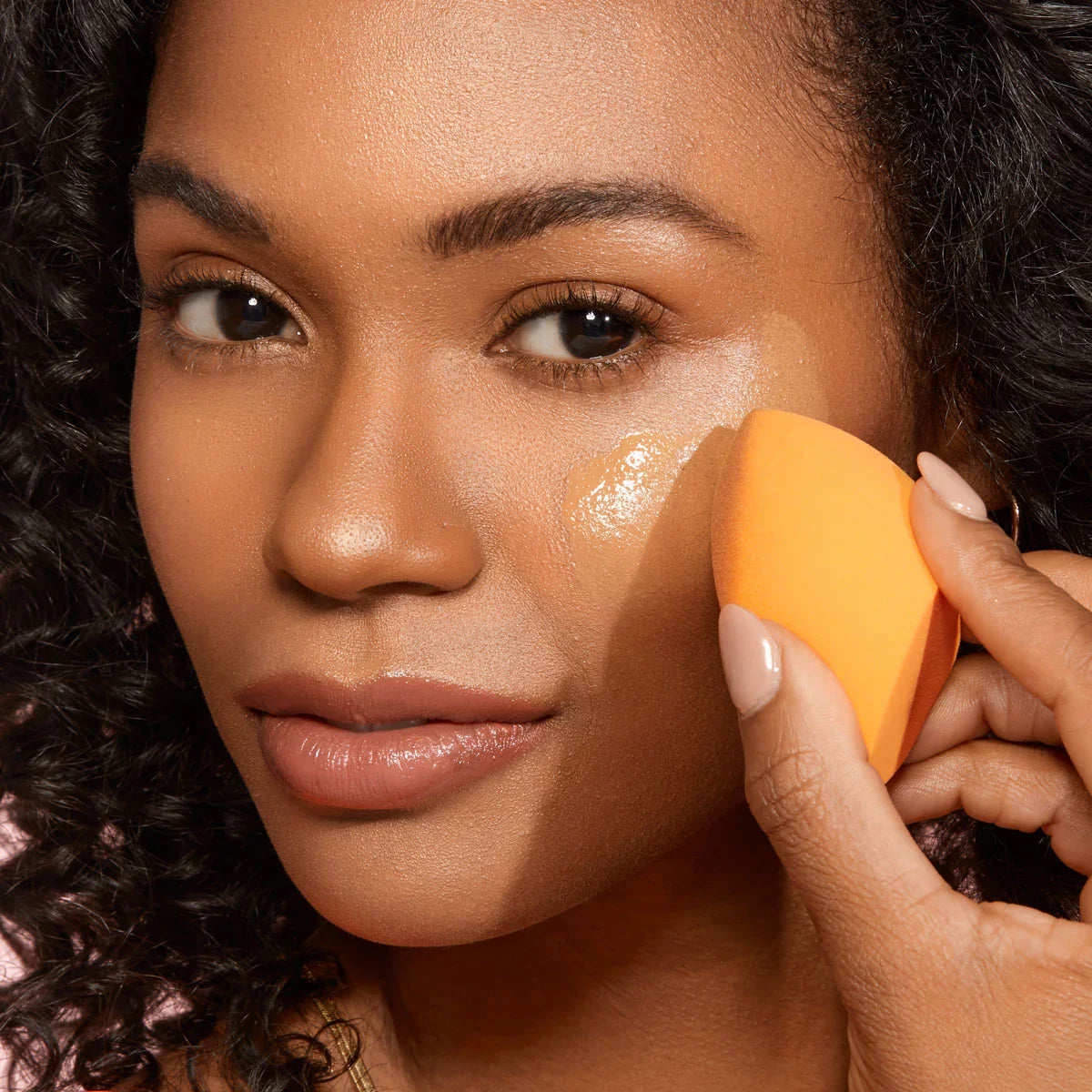 Real Techniques Night Brights Miracle Complexion Sponge With Travel Case