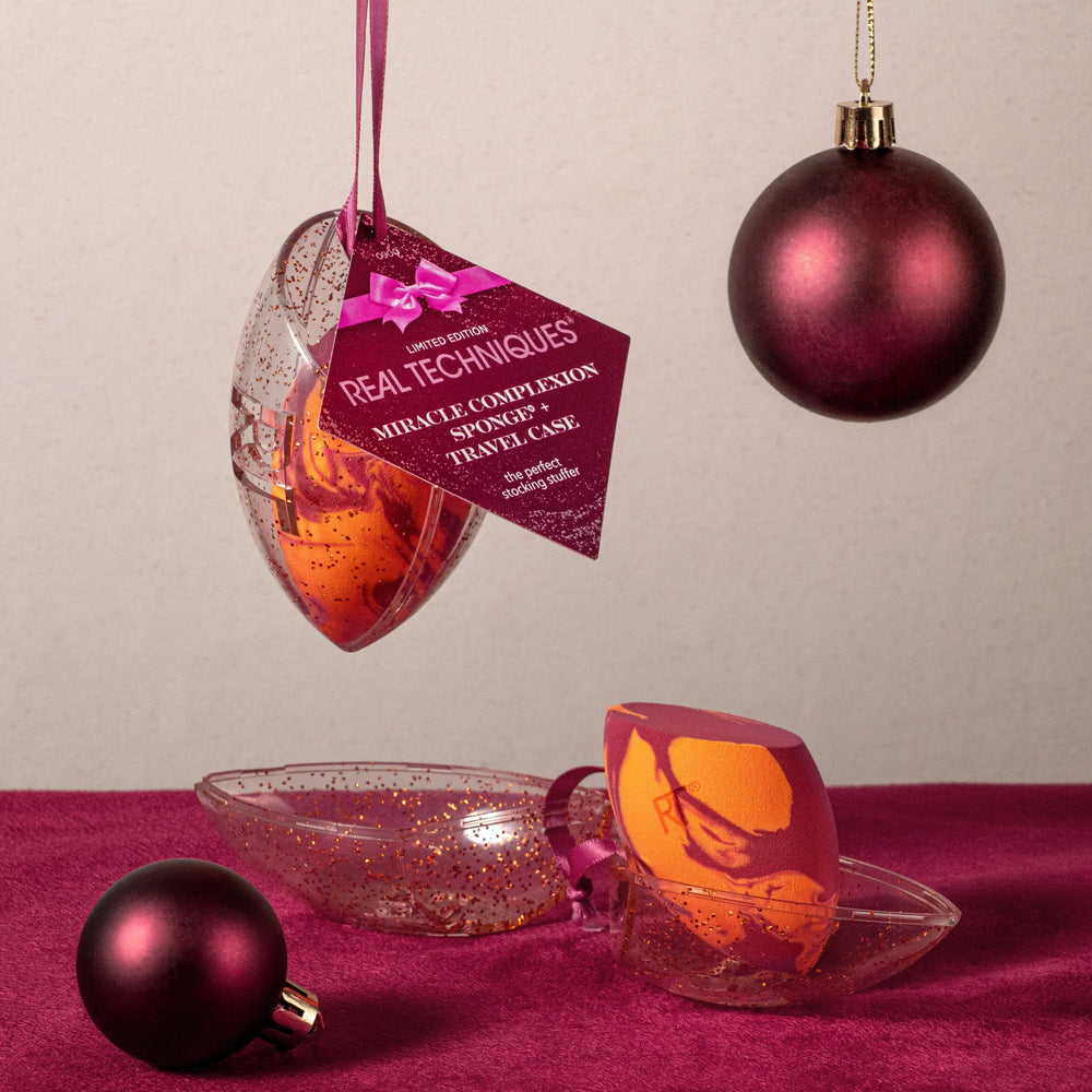 Real Techniques Miracle Complexion Sponge And Travel Case Ornament Gift